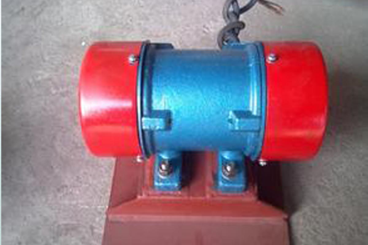 往復(fù)式給煤機(jī)的主要特點(diǎn)表現(xiàn)